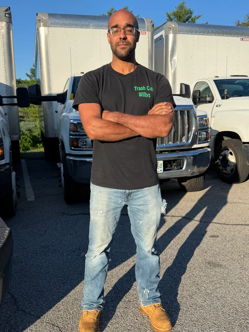 Kyle Mullins, Crew at Trash Can Willy's