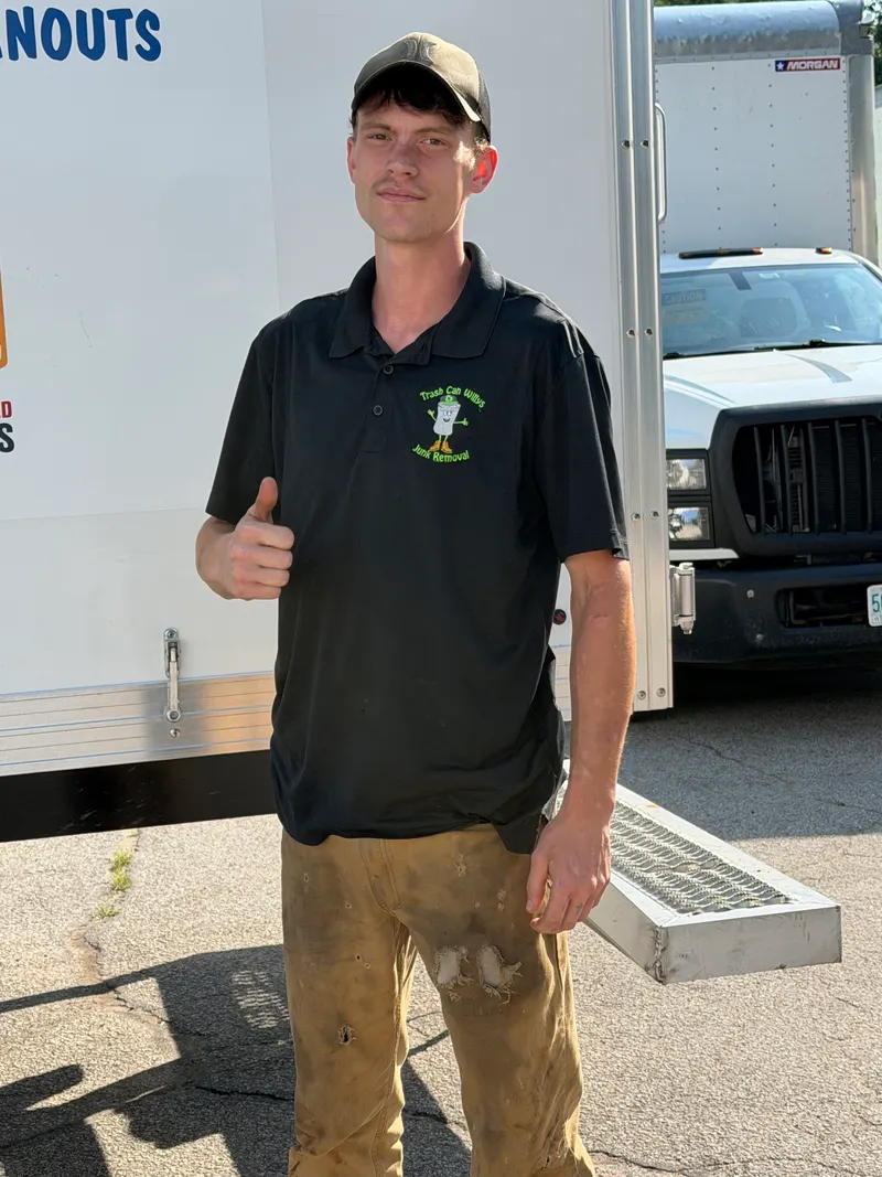Brad Brooks, Crew at Trash Can Willy's